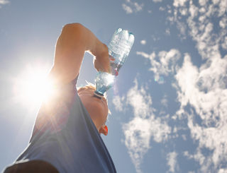 Calor extremo y salud: la duplicidad de los avisos por altas temperaturas que genera confusión entre la población
