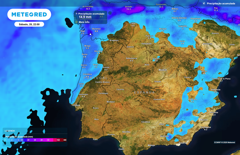 Possível distribuição da precipitação acumulada em Portugal continental até às 22:00 de sábado, 25 de julho.