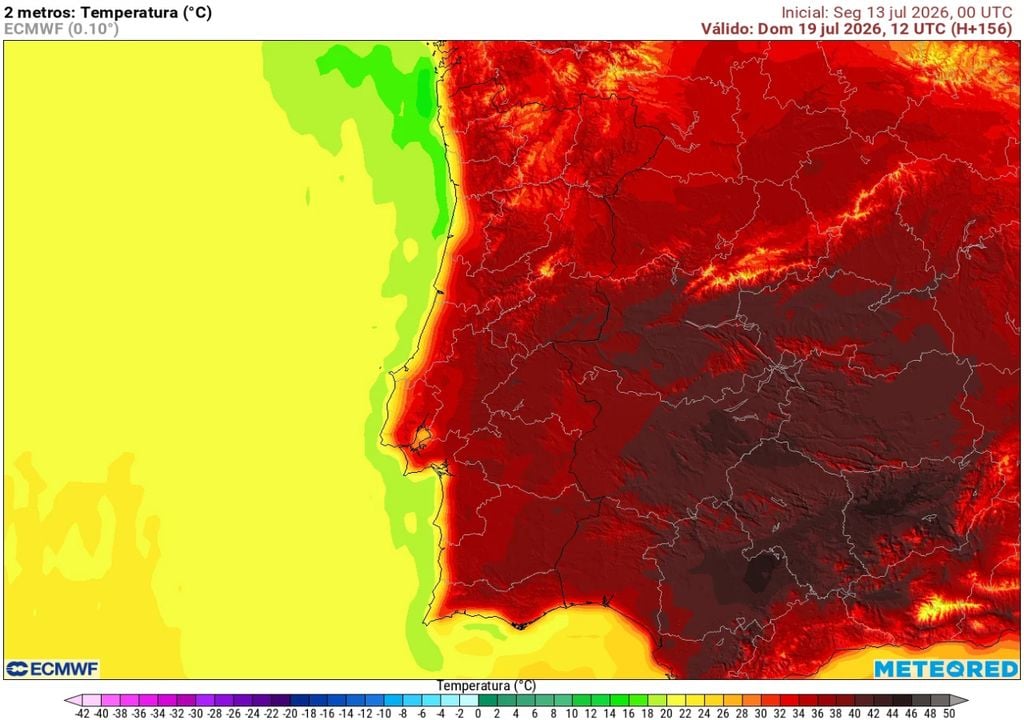 Às 13h de domingo, 19 de julho, as temperaturas já deverão ultrapassar os 35 ºC em grande parte do interior, antes de atingirem os valores máximos durante a tarde.