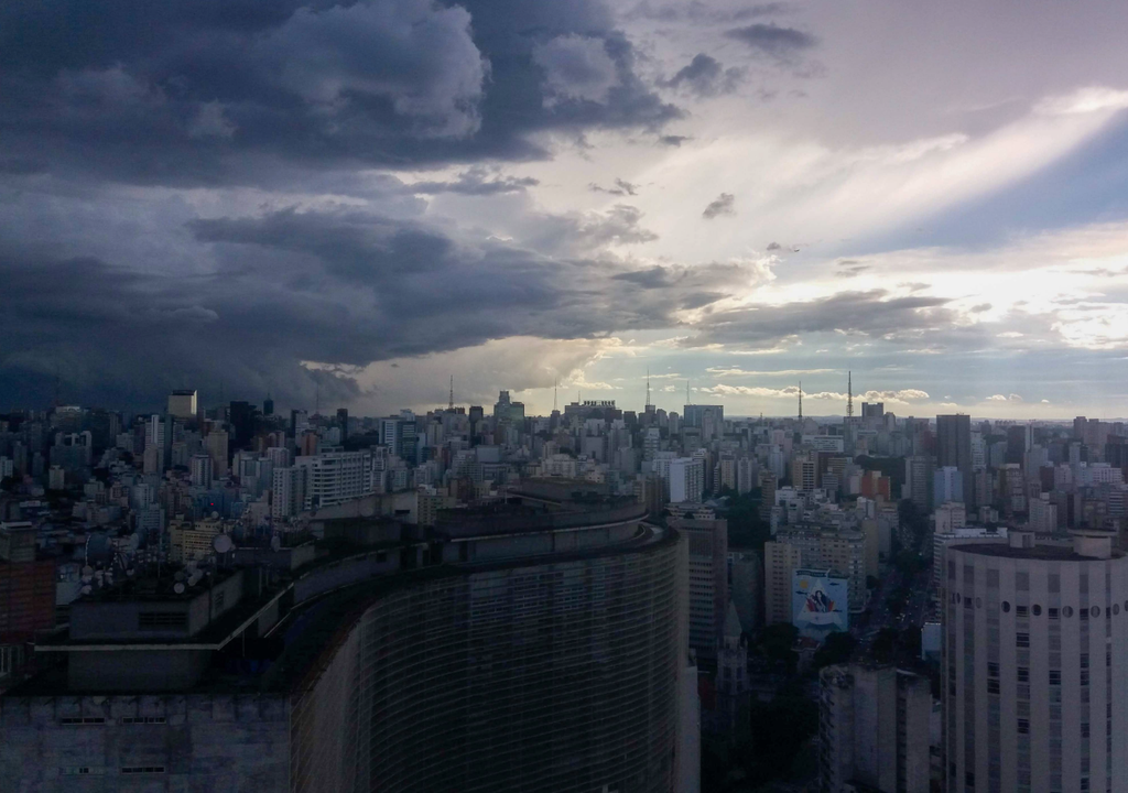 Tempestades devem ocorrer ao longo de toda a semana, mas especialmente entre segunda (12) e terça-feira (13).