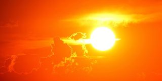 El calor y las temperaturas veraniegas se adelantan al inicio del verano climatológico de 2025: cambio radical de tiempo