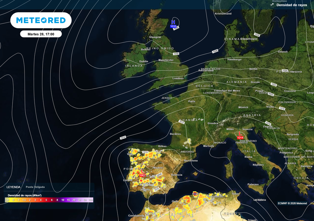El potente anticiclón ubicado entre Inglaterra y Escandinavia, propiciará inestabilidad con abundantes tormentas en la península.