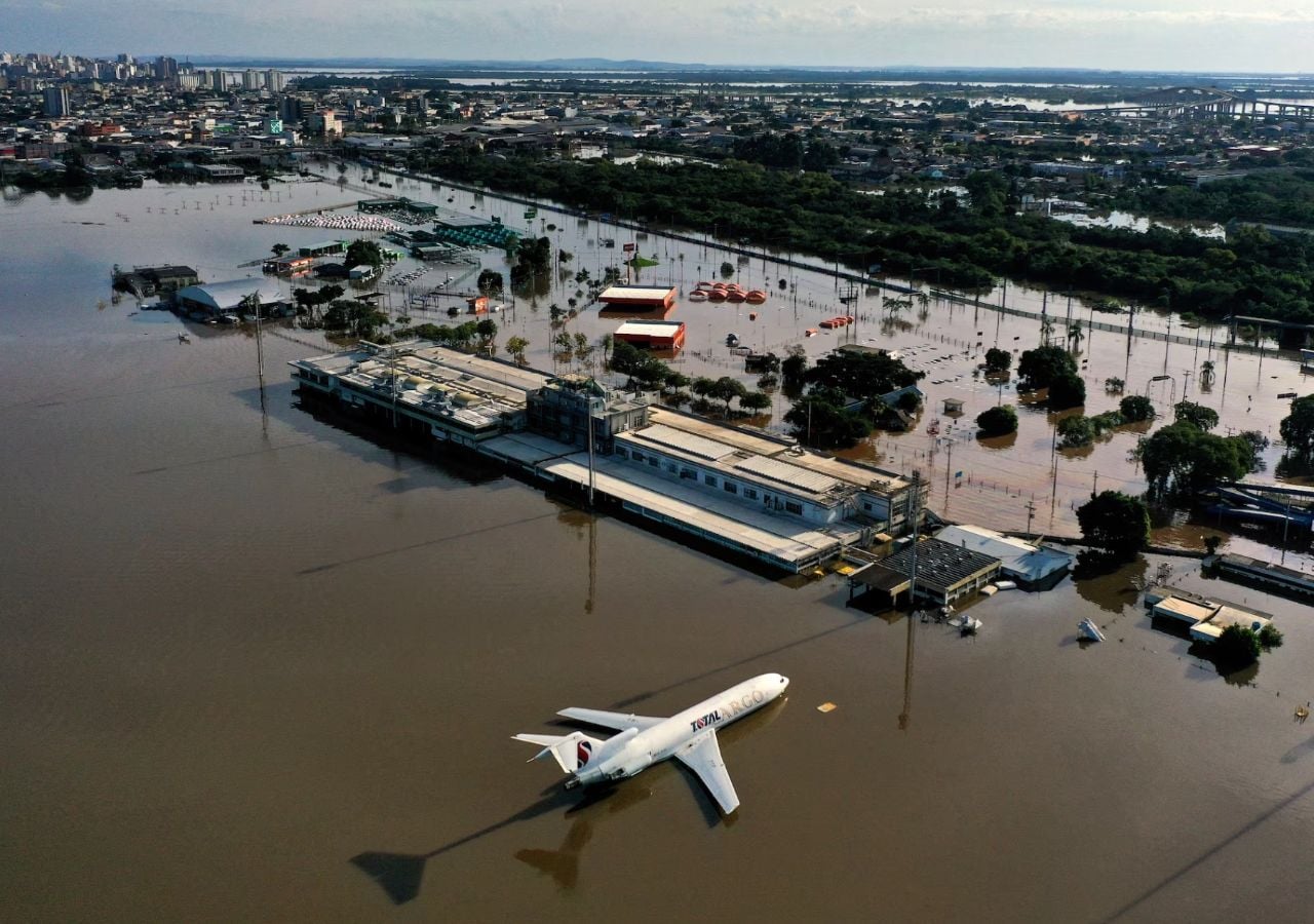 Imágenes del aeropuerto Salgado Filho de Porto Alegre totalmente inundado luego de lluvias excepcionales a principios del mes de mayo.