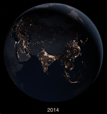 Esta visualización de datos muestra cómo cambió la luz nocturna entre 2014 y 2022 en todo el mundo. Para cada rango de fechas, observamos cuánto cambió la luz nocturna durante ese período. A partir de imágenes satelitales tomadas diariamente durante la última década, las áreas doradas muestran un aumento de la luminosidad, las áreas moradas una disminución y las áreas blancas ambos tipos de cambios. Créditos: Kel Elkins/Estudio de Visualización Científica de la NASA