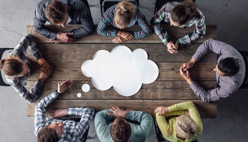 Contexto de la comunicación Para entender lo que expresa una persona, hay que mirar el conjunto: la postura, el movimiento, el rostro y, sobre todo, la situación en la que ocurre.