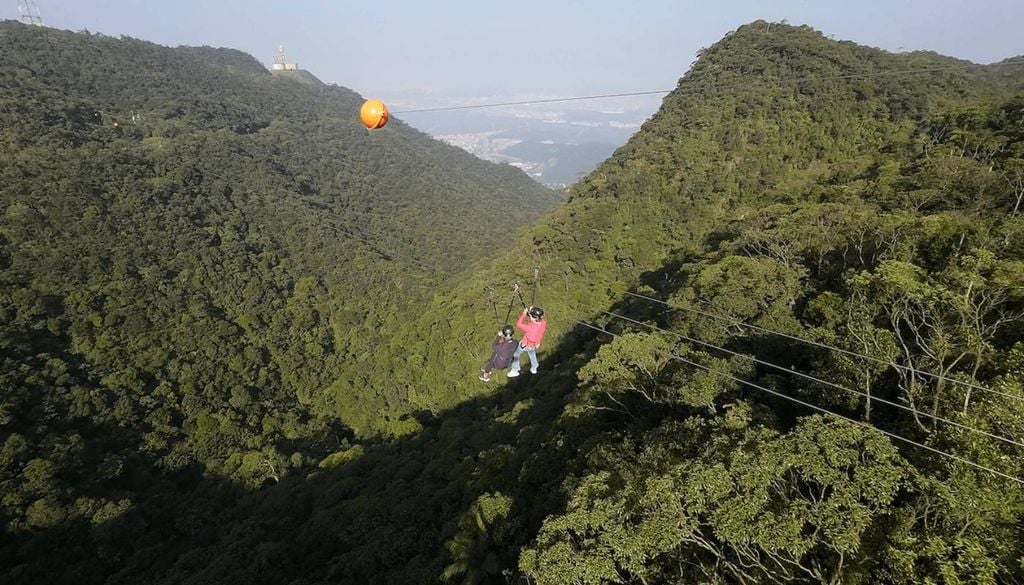 Imagem da Tirolesa “Voo da Serra”. Crédito: Divulgação.