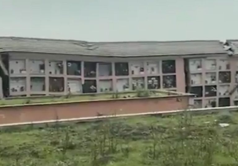 A Camogli è franata in mare un'area del cimitero, ecco i video A Camogli è franata in mare un'area del cimitero, ecco i video