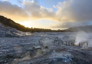 Campi Flegrei, gli scienziati sono riusciti a “vedere” in profondità la struttura interna della caldera vulcanica