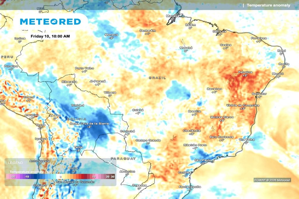 Anomalias positivas de temperatura seguem sobre parte do Brasil e ajudam a manter o interior do Sudeste mais quente, favorecendo o avanço das operações no campo.