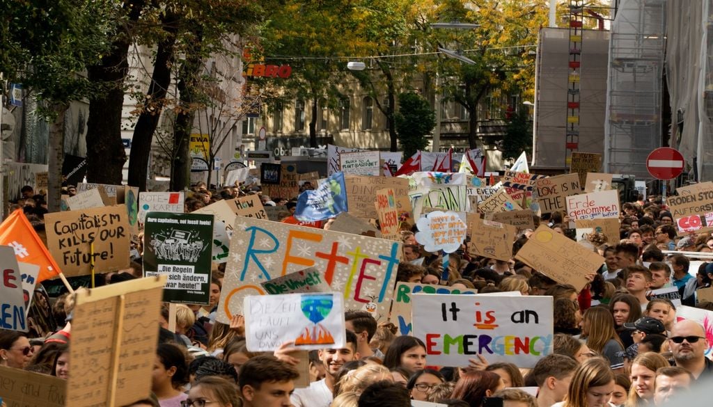 Les manifestations pour le climat se multiplient partout dans le monde Les manifestations pour le climat se multiplient partout dans le monde