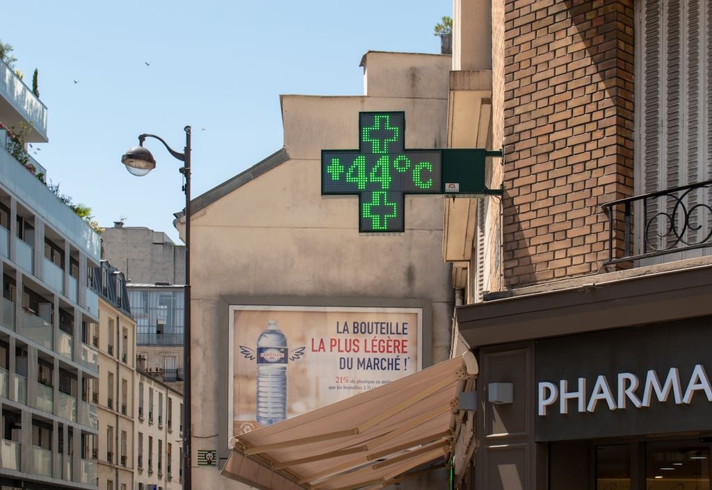En plus de la climatisation, les villes françaises vont devoir s'adapter aux dangers de la canicule En plus de la climatisation, les villes françaises vont devoir s'adapter aux dangers de la canicule
