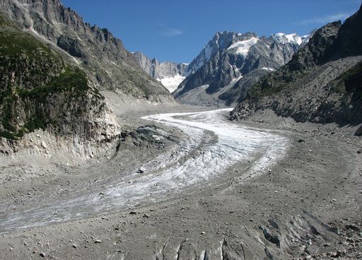 Canicule : la Mer de Glace en proie à une fonte accélérée et alarmante selon les scientifiques
