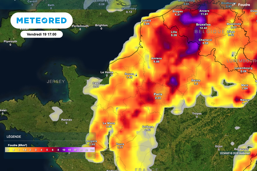 Des orages sont possibles entre jeudi et samedi en région parisienne. Des orages sont possibles entre jeudi et samedi en région parisienne.