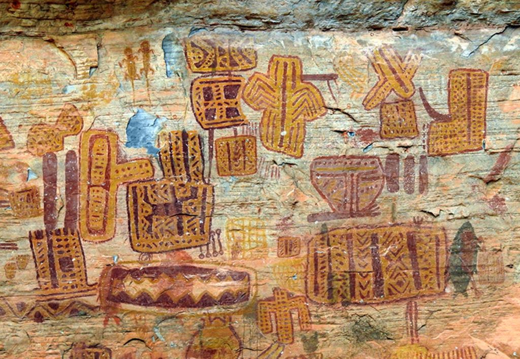 Pinturas rupestres no estilo Caboclo registradas no interior da gruta do Caboclo. Foto - Acervo ICMBio.jpg