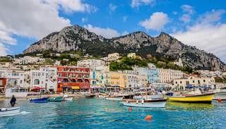 La isla de Capri adopta medidas sin precedentes para frenar el caos tur&iacute;stico este verano