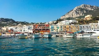 Capri toma medida in&eacute;dita para travar o caos tur&iacute;stico este ver&atilde;o