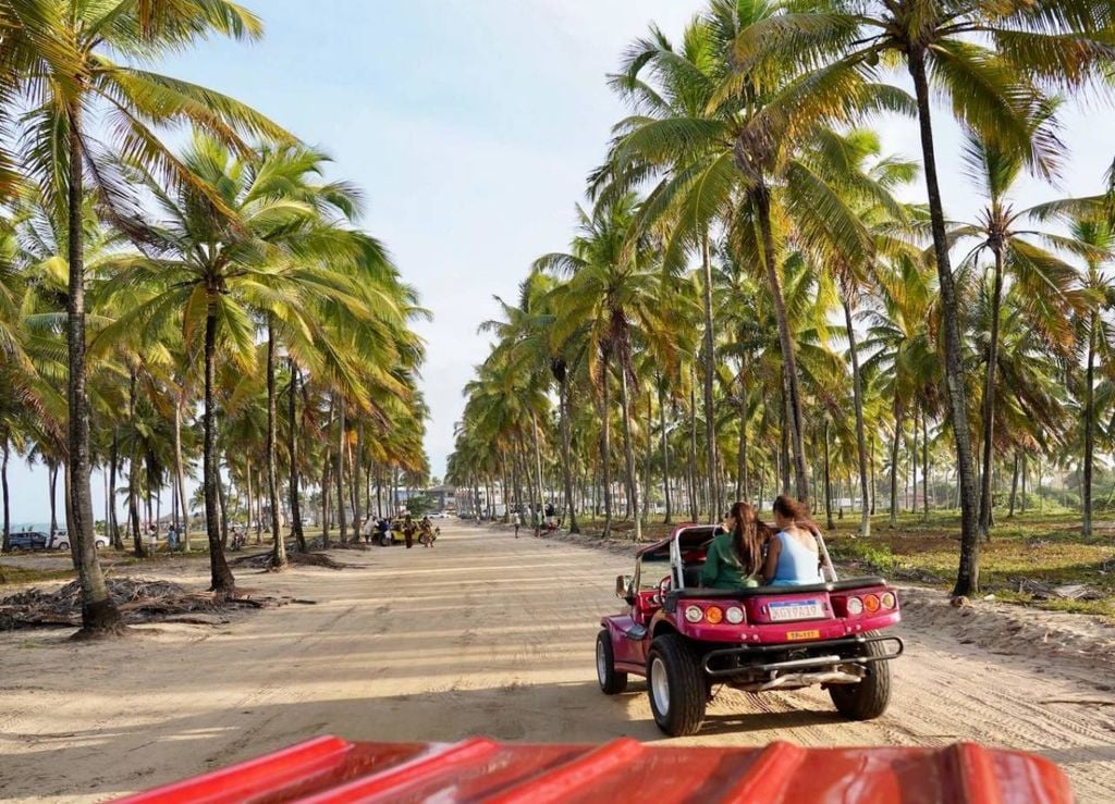 Passeio de buggy em Porto de Galinhas (PE). Crédito: Divulgação.