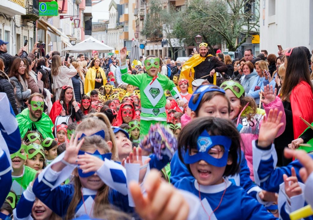 Celebrar o Carnaval na Póvoa de Varzim é aceitar o convite para sair de casa, rir, conviver e viver a cidade de outra forma. Foto: CM Póvoa de Varzim