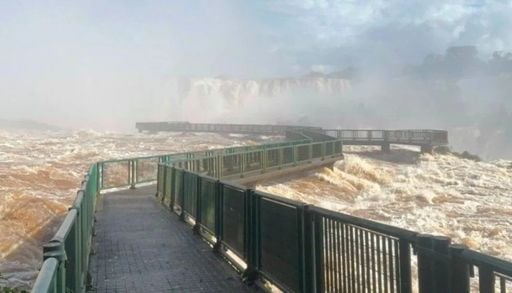 Cataratas do Igua&ccedil;u t&ecirc;m interdi&ccedil;&atilde;o ap&oacute;s vaz&atilde;o atingir 9,1 milh&otilde;es de litros por segundo