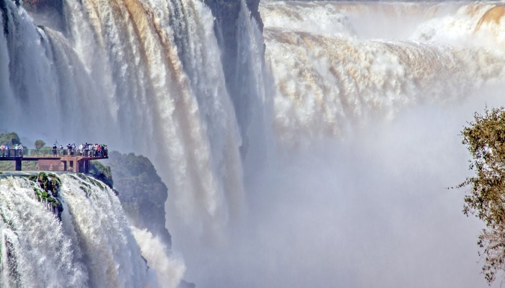 cataratas La empresa pretende desarmar las pasarelas por el temor a crecidas extraordinarias.