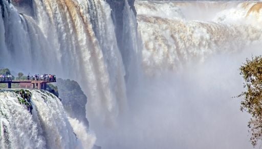 Cataratas: piden autorizaci&oacute;n para desarmar el circuito Garganta del Diablo ante el temor de una crecida hist&oacute;rica