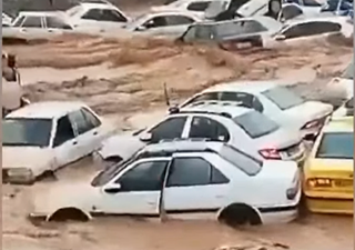 Catastrofiche alluvioni in Iran, città devastate: i video