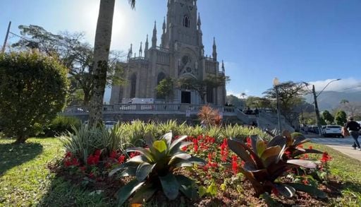 Catedral de Petr&oacute;polis abriga os restos mortais de Dom Pedro II, Teresa Cristina e Princesa Isabel; veja como visitar