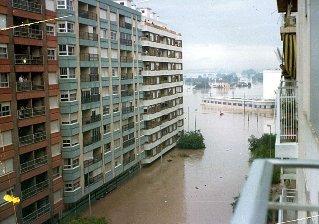 Pantanada de Tous más de 1000 litros Casas del Barón