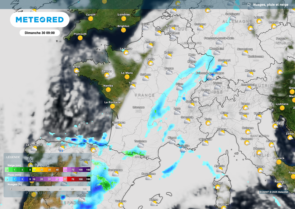 Une matinée souvent grise même si des éclaircies se dessinent par l'ouest. Une matinée souvent grise même si des éclaircies se dessinent par l'ouest.