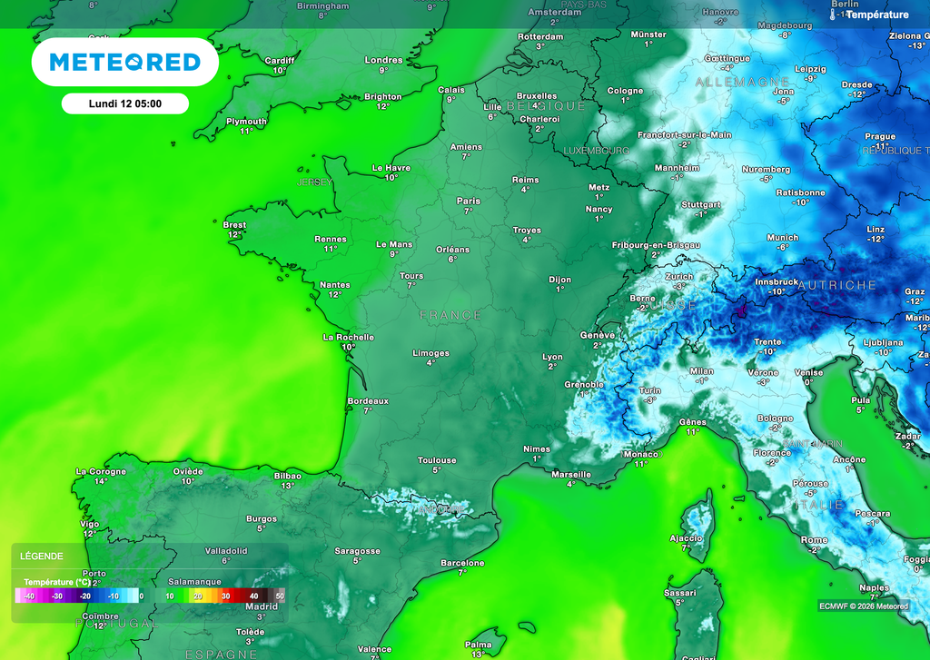 Le froid régressera vers l'Europe central au fil des heures de la journée. Le froid régressera vers l'Europe central au fil des heures de la journée.