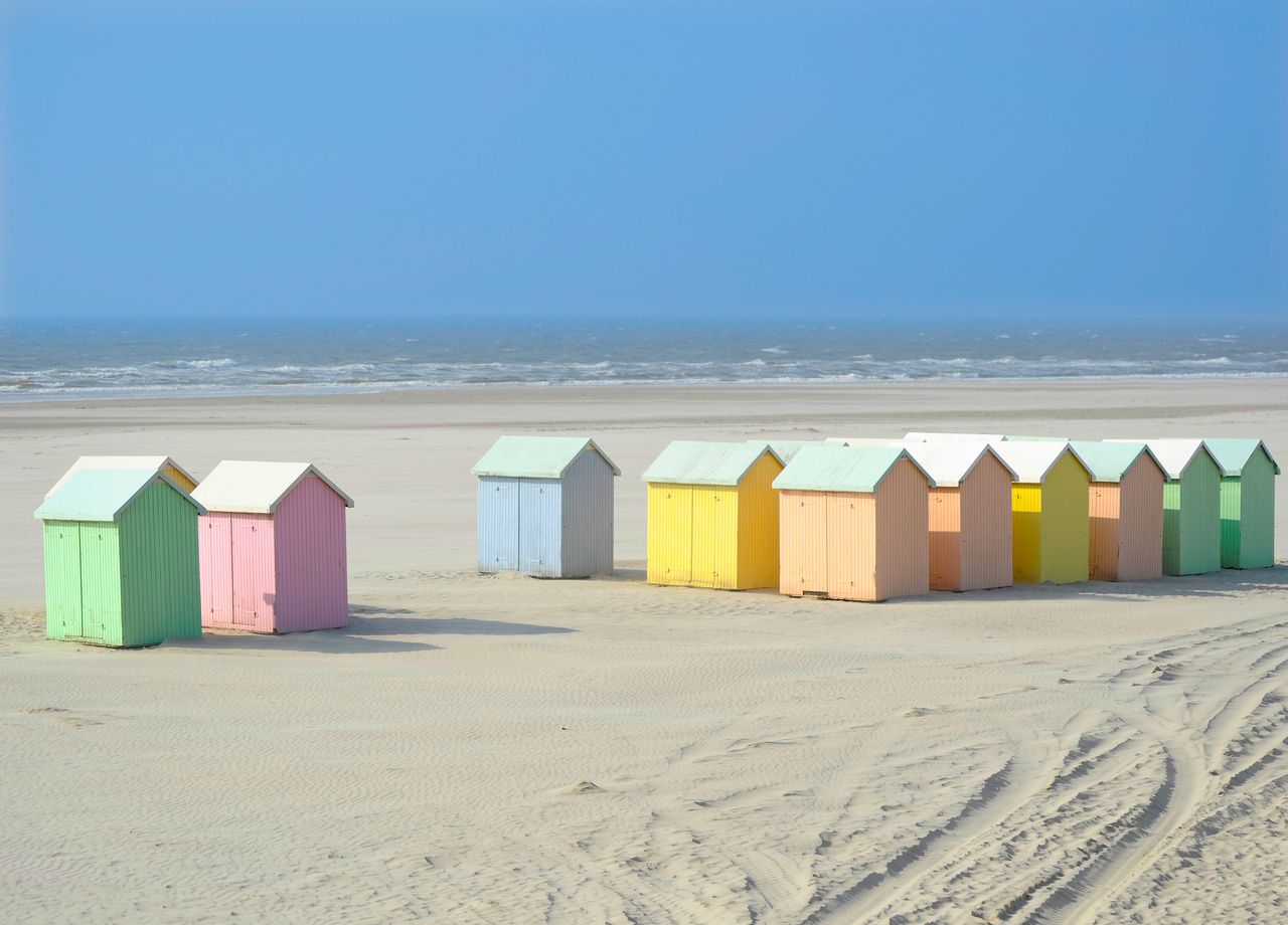 Depuis le 1er mars, Le Touquet (Pas-de-Calais), sur la Côte d'Opale, est la deuxième ville la plus ensoleillée de France (juste derrière Calais) avec 408 heures et 44 minutes de soleil.