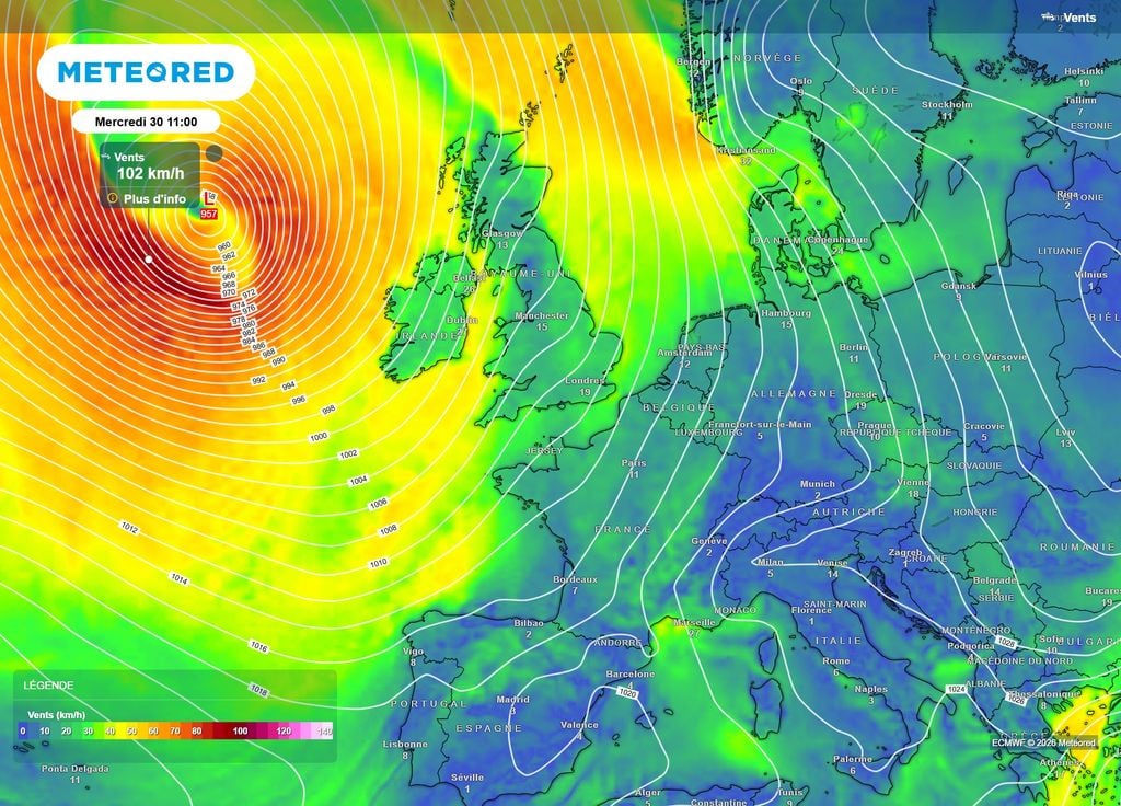 Tempête Atlantique Ouest Irlande Une tempête circule actuellement à l'Ouest de l'Irlande. La France est épargnée, mais jusqu'à quand ? L'Atlantique surchauffé risque de booster les prochaines dépressions en approche.