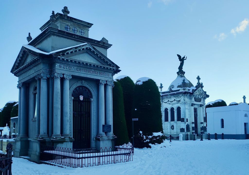 Mausoleos del cementerio de Punta Arenas. Mausoleos del cementerio de Punta Arenas.