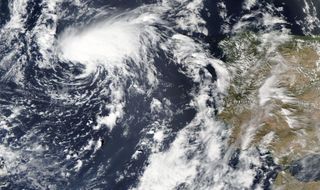 El Centro Nacional de Huracanes y la formación de una tormenta tropical al noroeste de la Península: discusión
