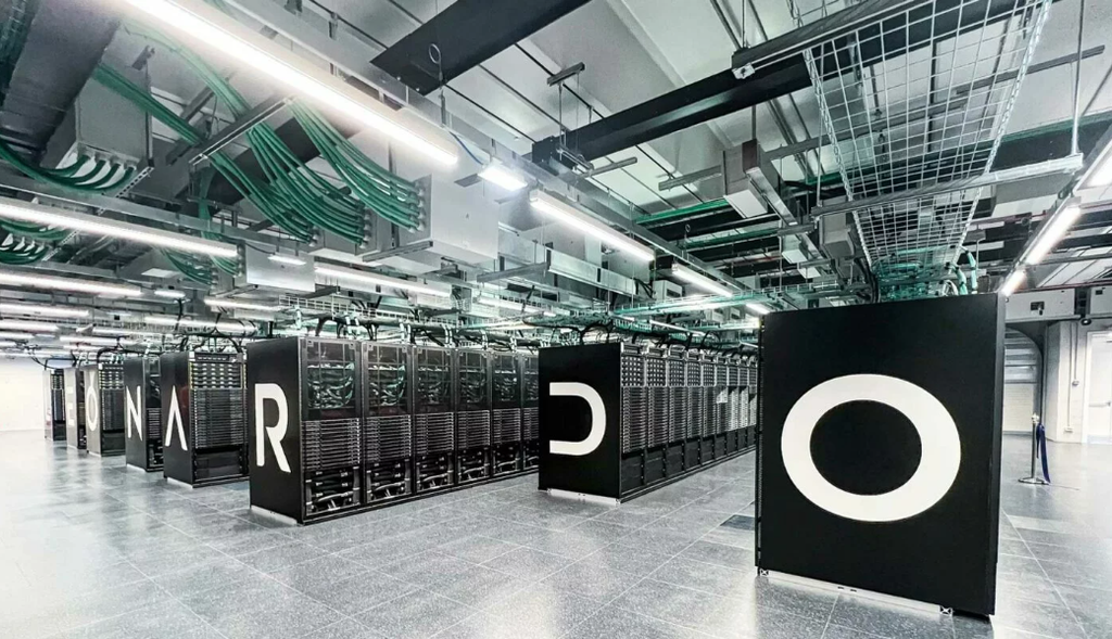 Los centros de datos consumen muchos recursos para su funcionamiento. Imagen del superordenador Leonardo en Bolonia. Fuente: Nesite