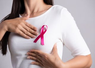Cette découverte majeure va peut-être révolutionner la lutte contre le cancer du sein !