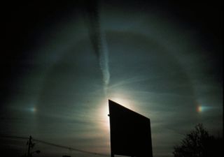 Céus cheios de arco-íris e “sundogs”: estudo revela que podem ser visíveis sinais ópticos nas atmosferas de exoplanetas