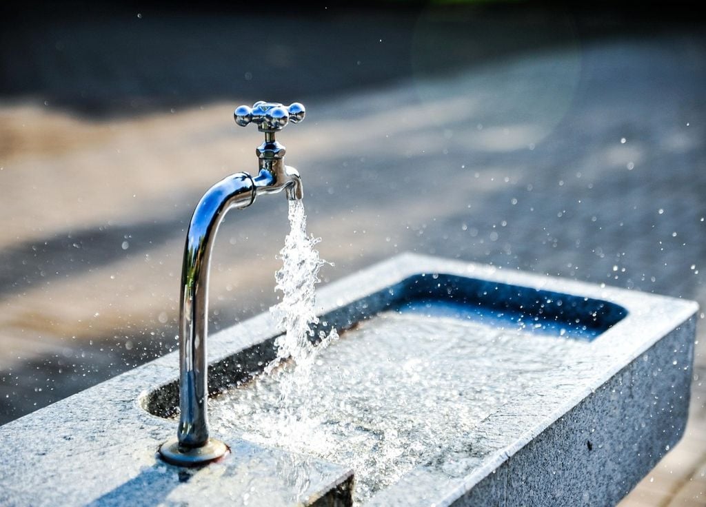 Entre 2 et 3 litres d'eau lorsque vous faites du sport Entre 2 et 3 litres d'eau lorsque vous faites du sport