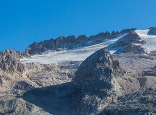 Changement climatique : les glaciers des Alpes en sursis