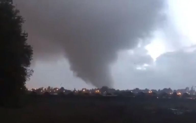 Tornado Chile. Los Angeles, Talcahuano y Concepción Tornado Chile. Los Angeles, Talcahuano y Concepción