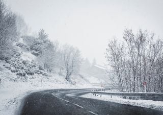 "Choque de trenes" este domingo: las lluvias atlánticas se toparán con aire polar y dejarán nieve a menos de 1000 metros