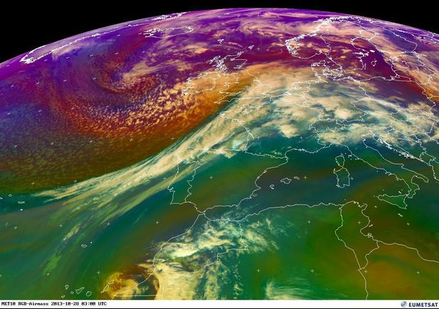 Una borrasca del Atlántico Norte se ha desarrollado de forma explosiva entre los días 27-28 de octubre de 2013 alterando la vida de muchos ciudadanos en Europa.