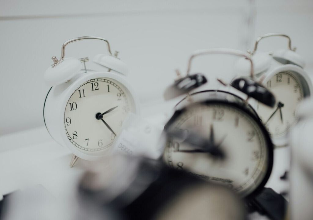 Wissenschaftler sind sich einig, dass der menschliche Körper einen inneren 24-Stunden-Rhythmus besitzt, der unabhängig vom Licht funktioniert. Wissenschaftler sind sich einig, dass der menschliche Körper einen inneren 24-Stunden-Rhythmus besitzt, der unabhängig vom Licht funktioniert.