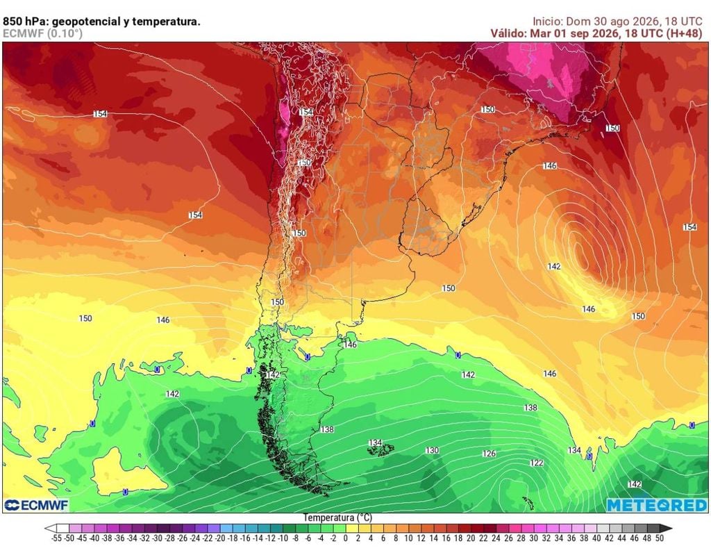 Dorsal en altura afectaría la Región Metropolitana este martes: temperaturas escalarían sobre los 20 °C.