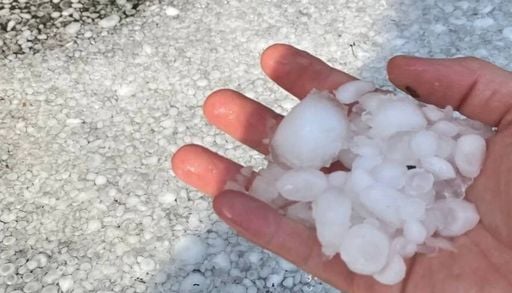 Chuva de granizo provoca destrui&ccedil;&atilde;o em mais de mil casas em SC; veja imagens