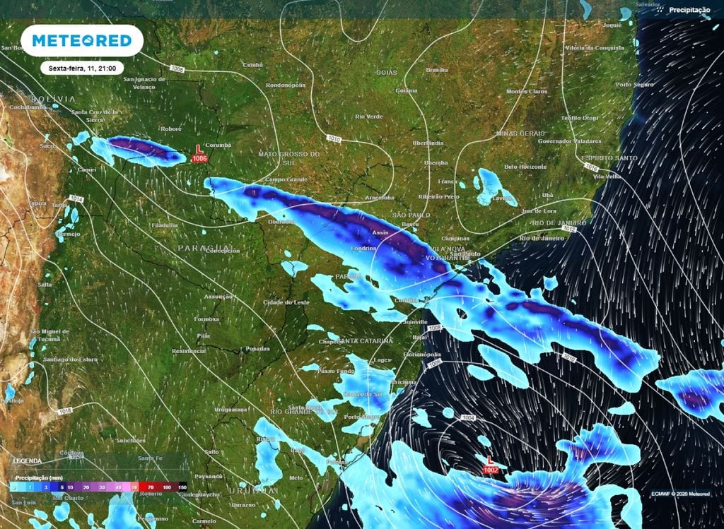Precipitação e pressão a nível médio do mar mostra a localização do ciclone e o avanço da frente fria na noite de sexta-feira (11).