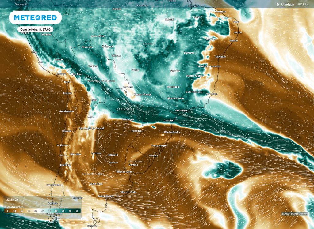 Umidade em 700 hPa, mostra transporte proveniente de áreas do norte do Brasil. Umidade em 700 hPa, mostra transporte proveniente de áreas do norte do Brasil.