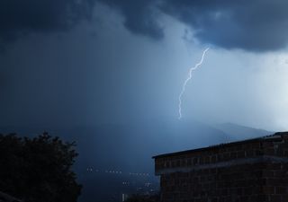 Chuva forte e trovoada regressam a Portugal: até quando?