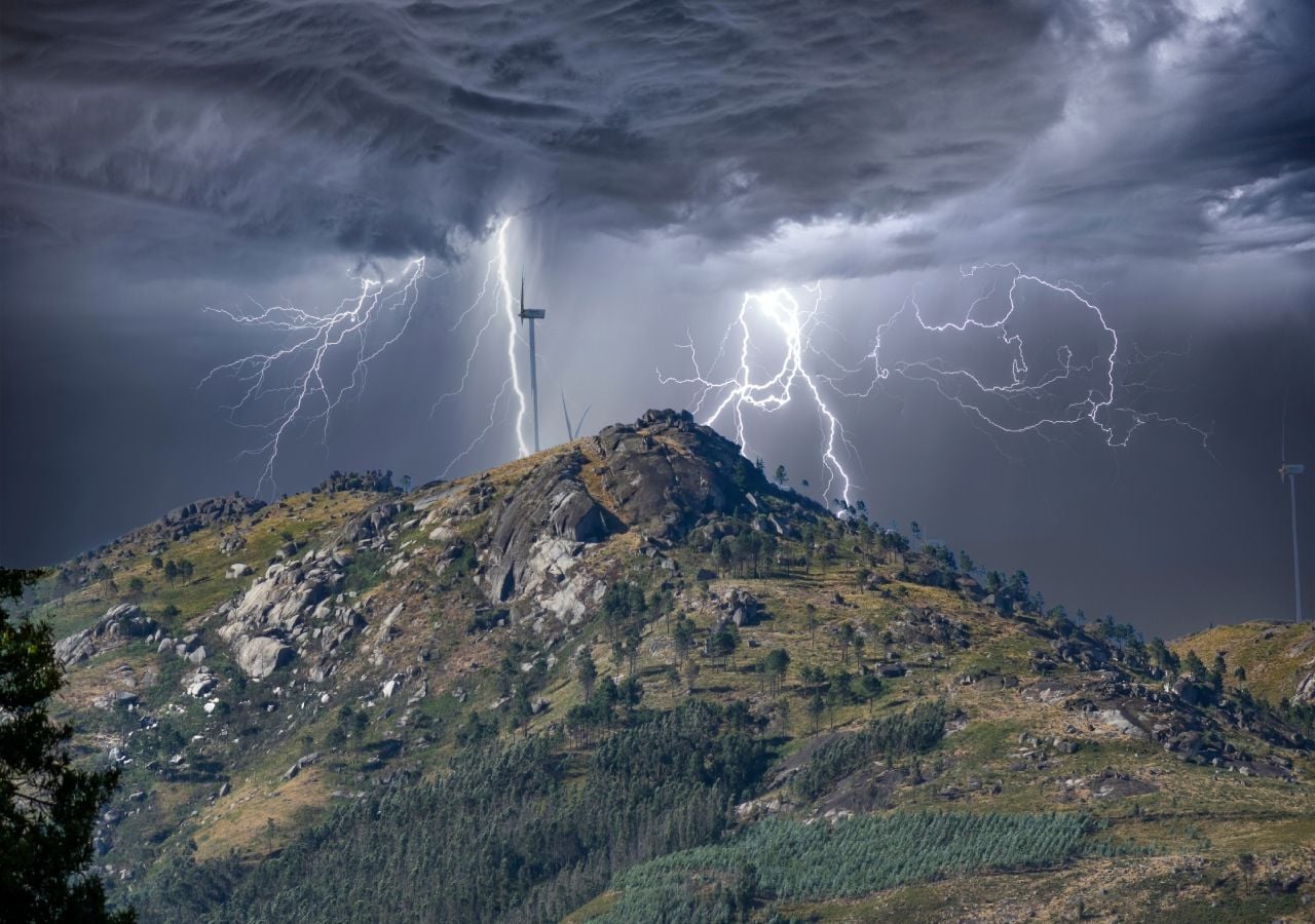 Períodos de chuva, aguaceiros e trovoada poderão repetir-se com alguma frequência até ao fim do mês de maio em Portugal continental. Em que regiões será isto mais provável?