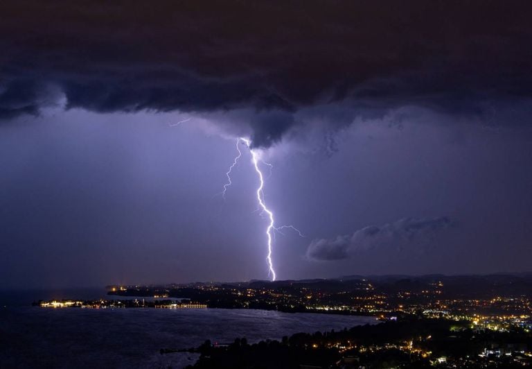 Chuva forte e tempestades voltam a atingir SP e PR; confira o alerta